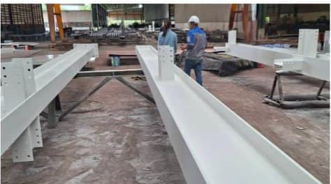 งานทาสีกันไฟเสาโครงสร้างหลักในอาคาร